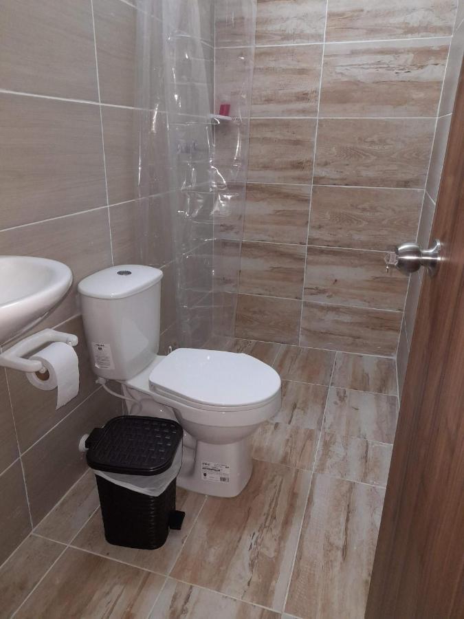Road Living Home 메딜린 외부 사진