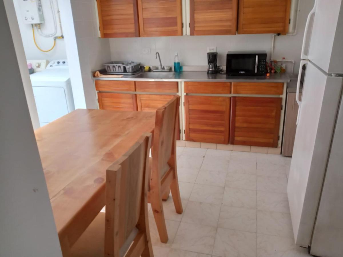 Road Living Home 메딜린 외부 사진