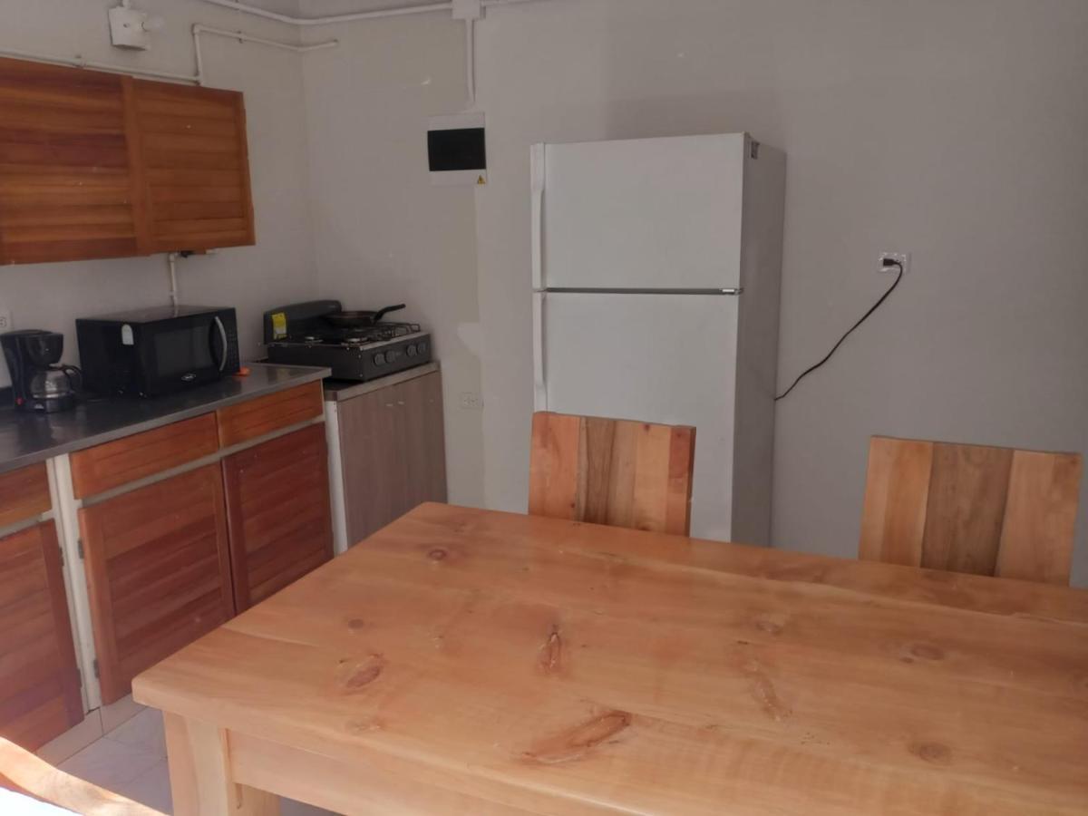 Road Living Home 메딜린 외부 사진