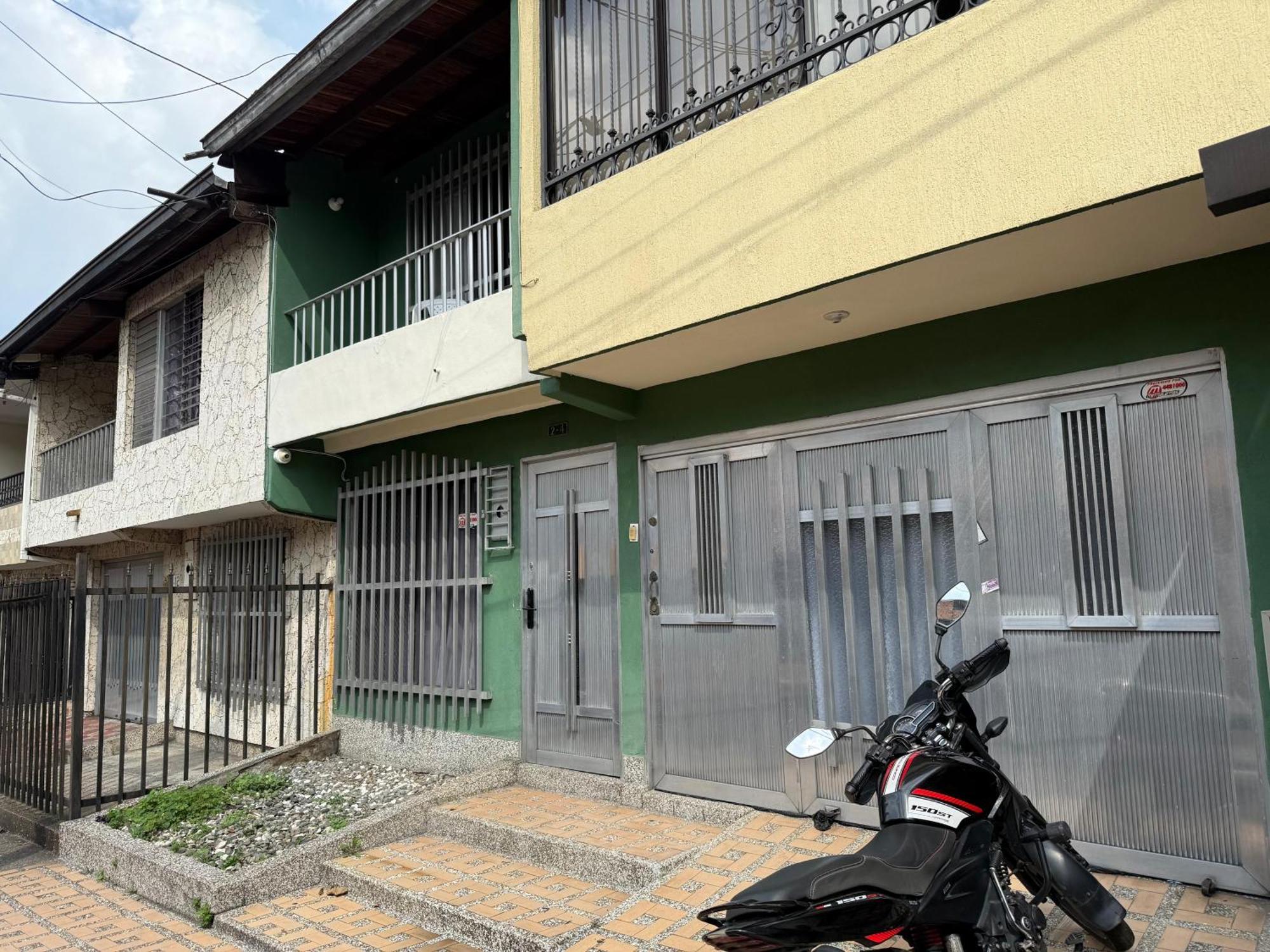 Road Living Home 메딜린 외부 사진